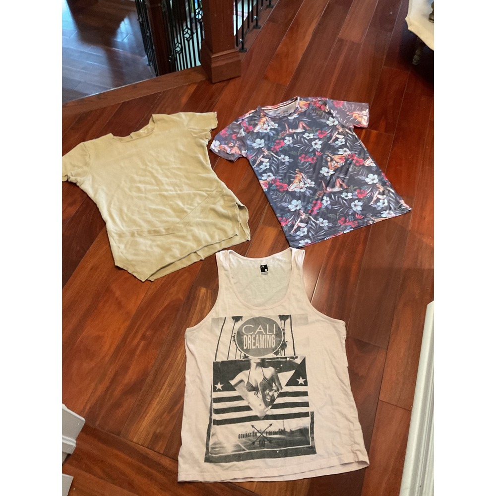 RedSnap Invictus UH T-Shirt Tank Top Bundle Mens M Multi Excellent Graphic